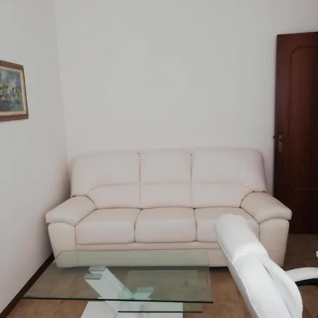 Appartamento 300 M Dal Mare Con Parcheggio In Cortle Interno ジュリアノーヴァ