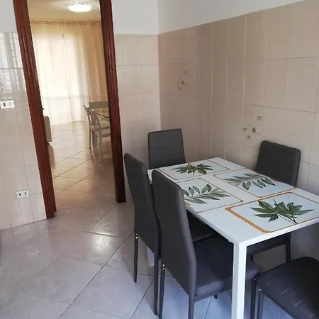 Appartamento 300 M Dal Mare Con Parcheggio In Cortle Interno アパート ジュリアノーヴァ