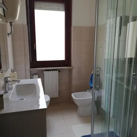 Appartamento 300 M Dal Mare Con Parcheggio In Cortle Interno ジュリアノーヴァ