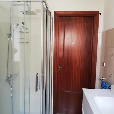 Appartamento 300 M Dal Mare Con Parcheggio In Cortle Interno